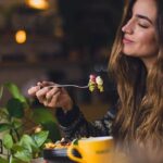 Qué es el mindful eating, cómo se practica y beneficios para la salud